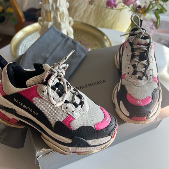 BALENCIAGA TRIPLE S sneakers size 36 - Picture 7 of 7